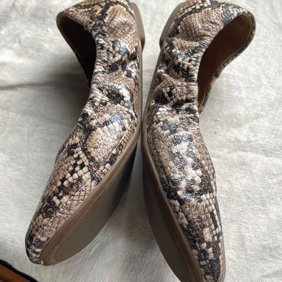 Lucky Brand size 9M reptile print ballet flats. - Picture 4 of 10
